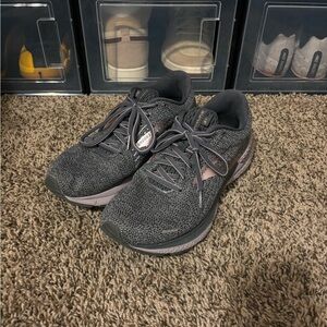 Brooks running shoe - women’s size 9.5